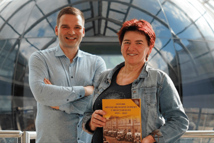 Jan a Helena Rezkovi na Terminále hromadné dopravy